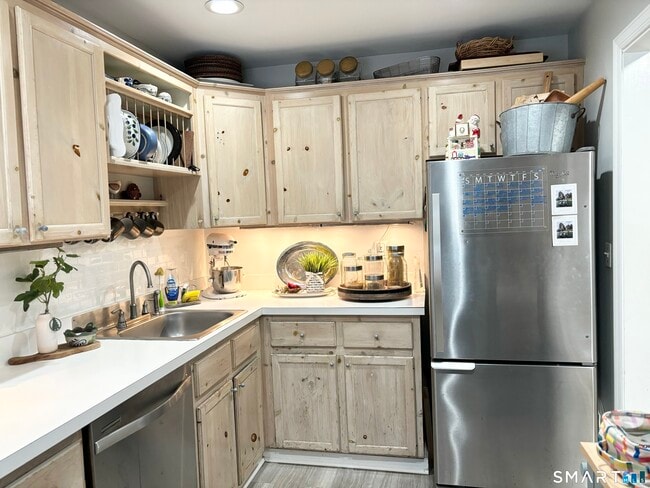 Photo - 208 Flax Hill Rd Unit APT 12