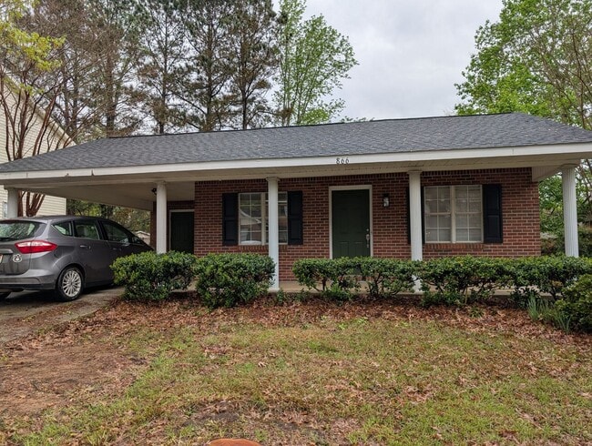 Photo - 866 Hollins Rd