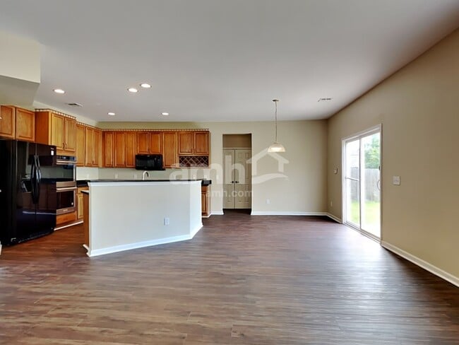 Photo - 1306 Song Sparrow Way