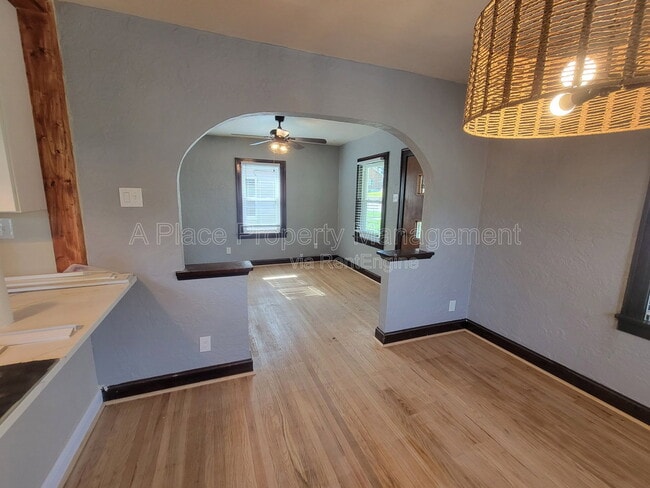Photo - 8612 Hume Ave