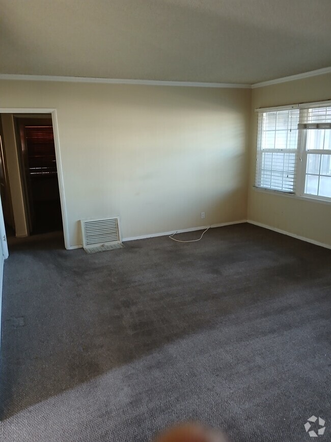 Building Photo - 3316 1/2 W 77th St Unit 3316 Rental