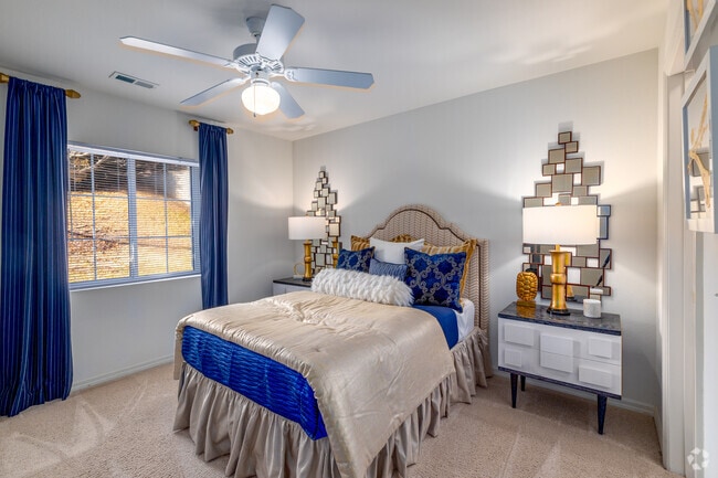 2BR, 2BA - 1,035SF - Primary Bedroom
