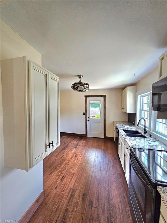 Photo - 127 Waterfalls Ln