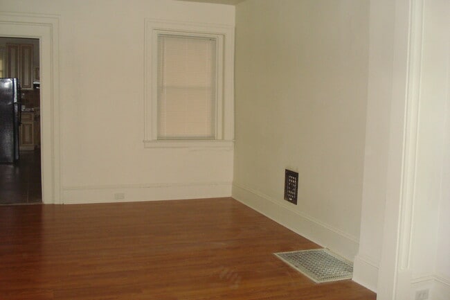 Photo - 733 E Chestnut St