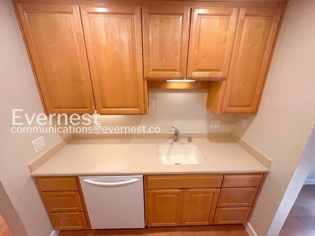 Photo - 320 N Civic Dr Unidad APT 102