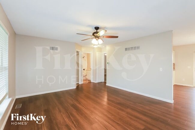 Photo - 18608 Primrose St