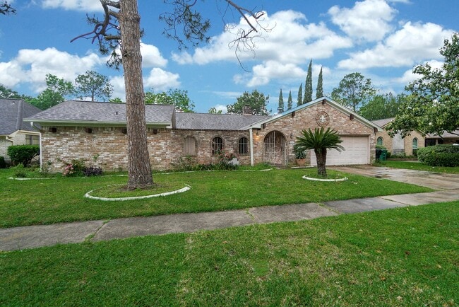 Photo - 5611 Arncliffe Dr