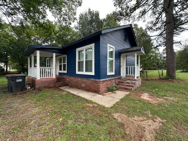 Photo - Welcome to your dream home in Russellville...