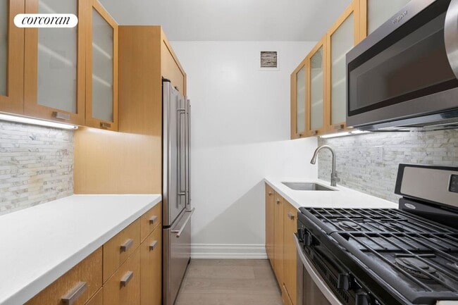 Photo - 212 E 47th St