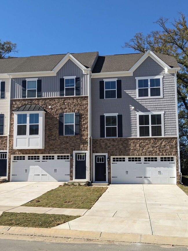 Beautiful Townhome in Huntersville with Ca... - Beautiful Townhome in Huntersville with Ca...