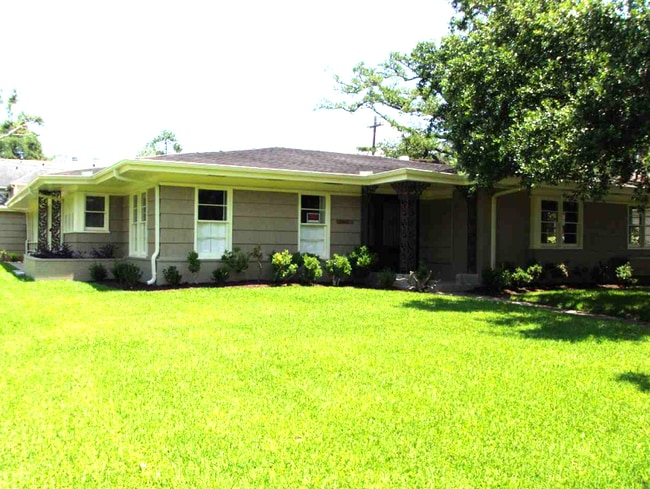 Photo - 2490 Harrison Ave