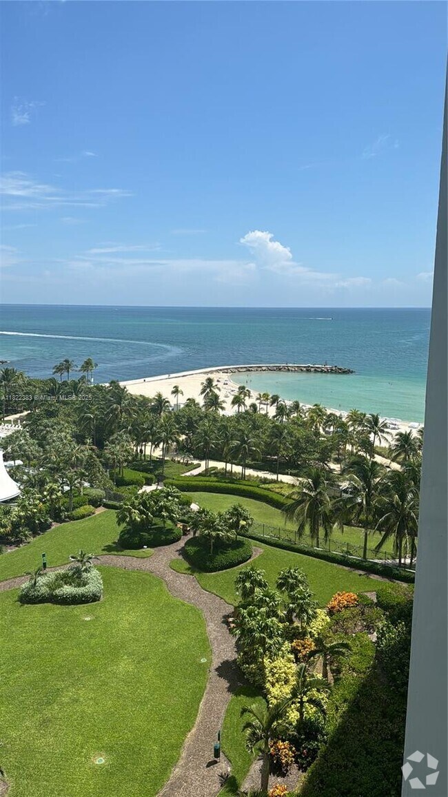 Building Photo - 10275 Collins Ave Unit 1004 Rental