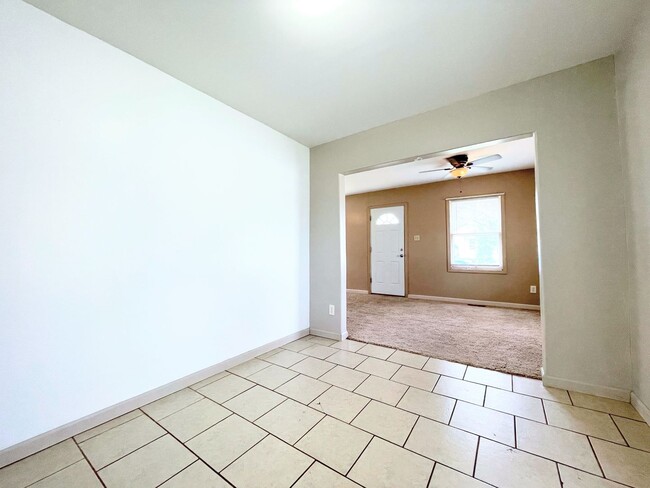 Photo - 815 E 8th Ave