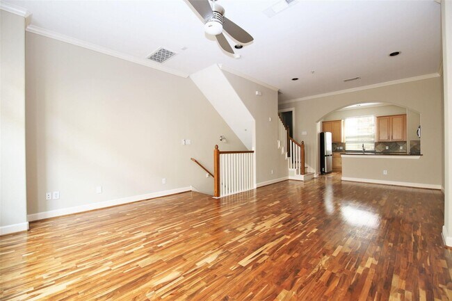 Photo - 2902 Chenevert St Unit L