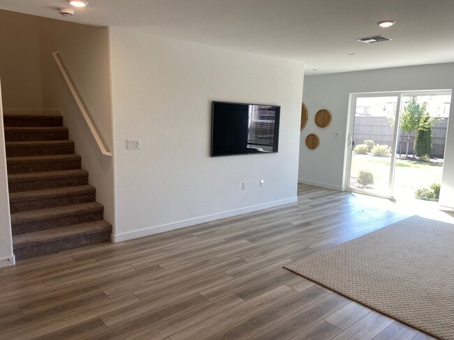 Photo - 4 Bdrm, 2.5 bath Solar home - Pradera Ranch Community
