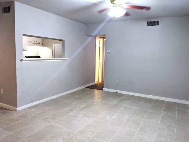 Photo - 704 E 22nd St Unit 2