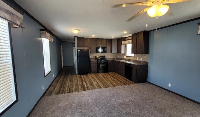 Building Photo - 25156 Au Lac Dr N