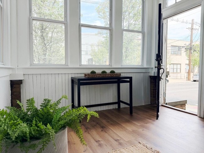 Photo - 1918 Kerrigan Ave