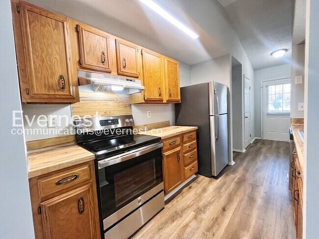 Photo - 8461 Huntdale Ct