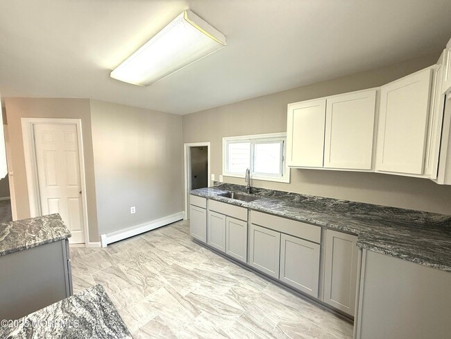 Photo - 410 Bay Way