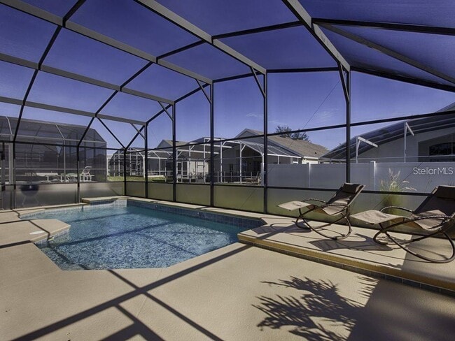 Photo - 321 Henley Cir