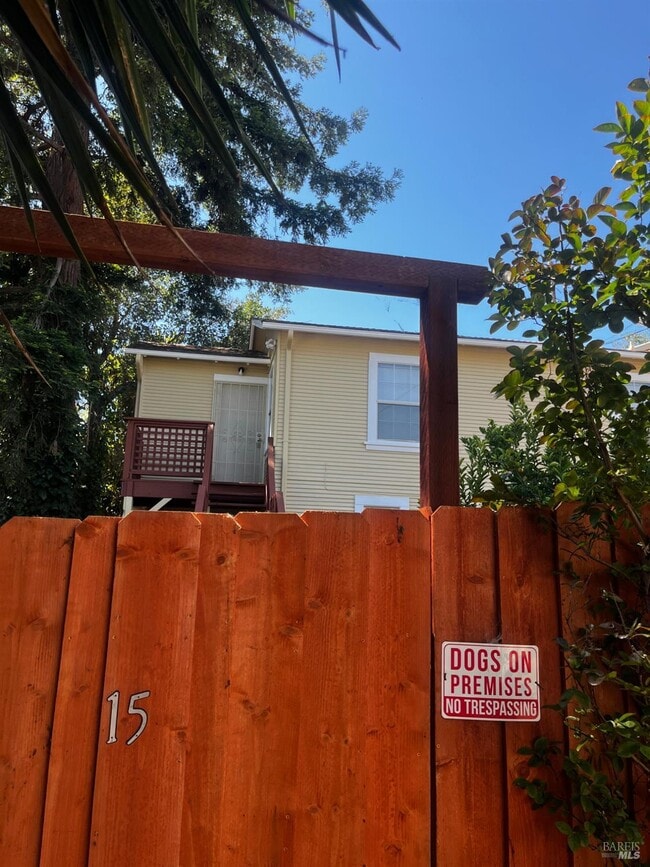 Photo - 11 B St