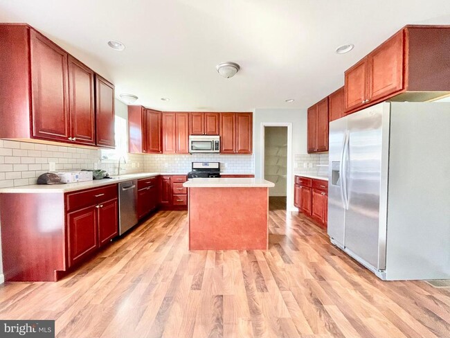 Photo - 307 S Marshview Terrace