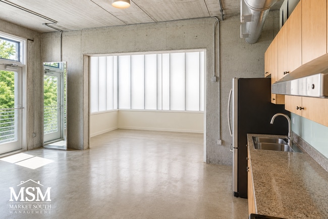 Photo - ROOFTOP IN STARLAND? HERE IT IS! AVAILABLE NOW!