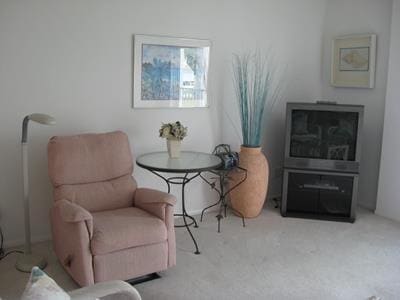 Photo - 100 The Esplanade S