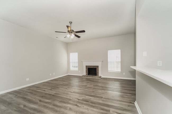 Photo - 2105 David Earl Dr