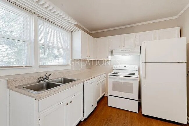 Photo - 2816 Friendly Ln