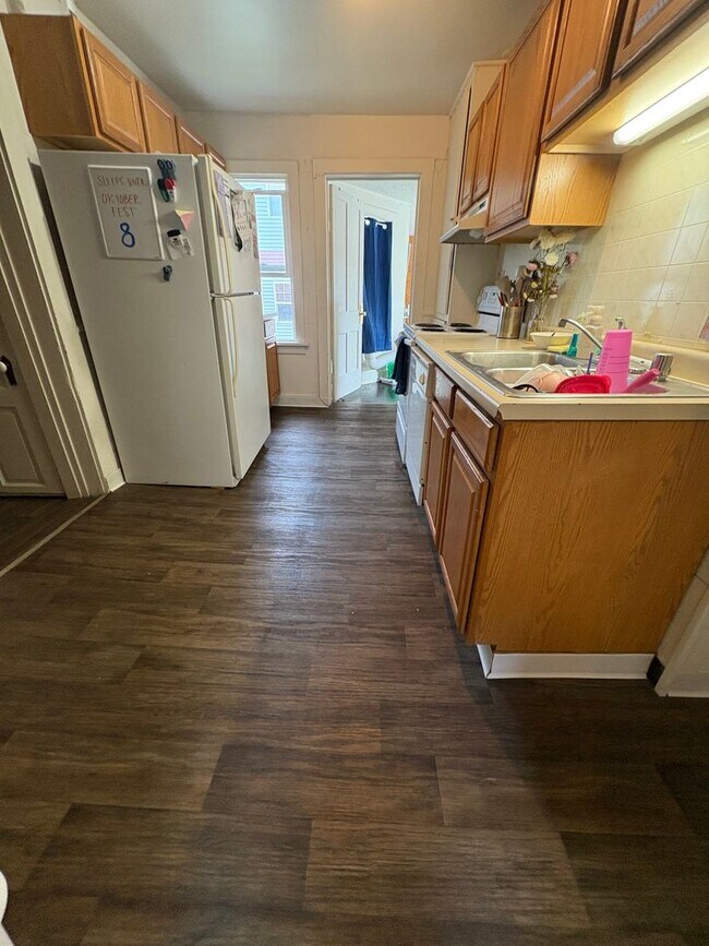 Photo - SE - 02 - Main St Unit 1129