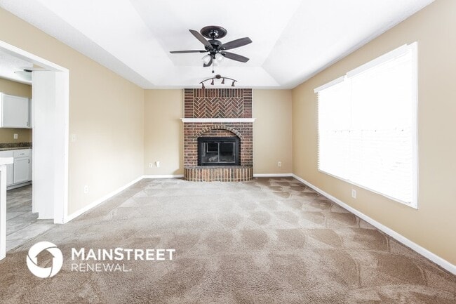 Photo - 216 W Heritage Dr