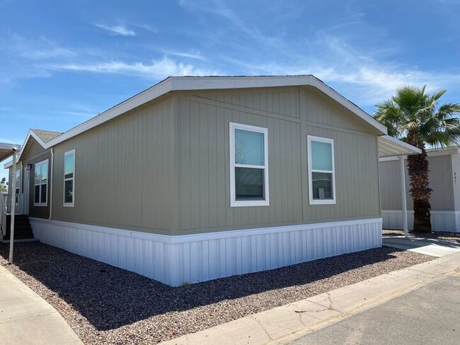 Photo - 2060 N Center St