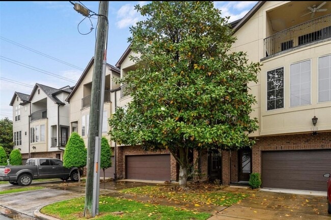 Photo - 1215 Roberts St