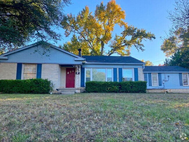 Building Photo - Updated 3 Bedroom, 2 Bath Home in Tyler!