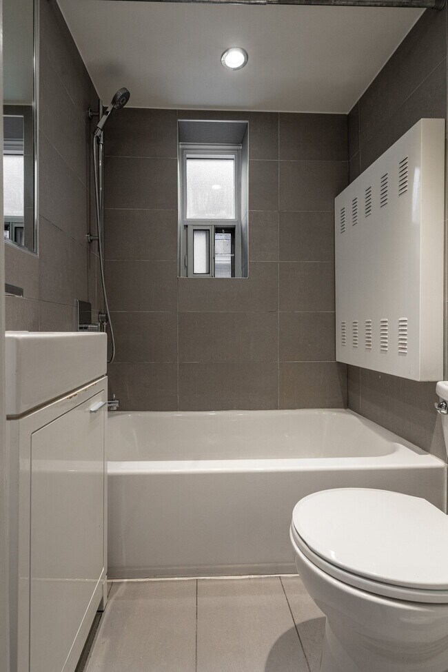 Photo - 56 Maitland Street Unit 212