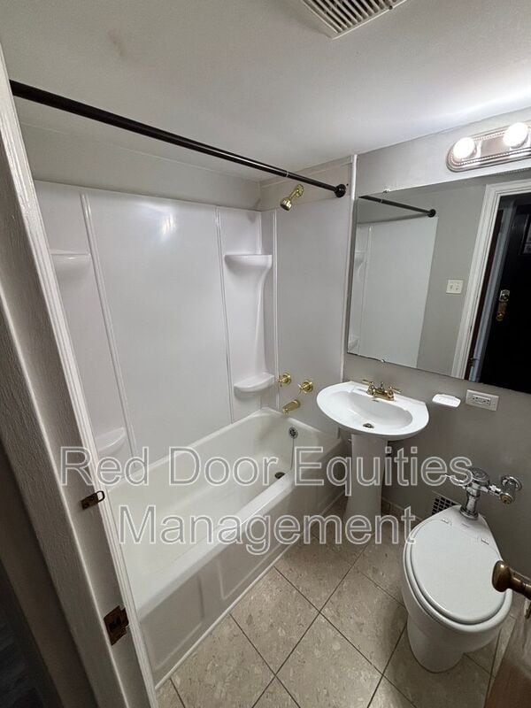 Photo - 123 N Broad St