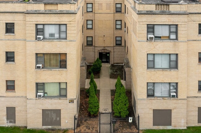 Photo - 7003 S Harper Chicago, IL 60637