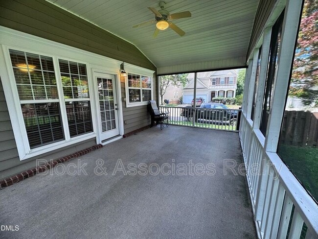 Photo - 3303 Colorcott St