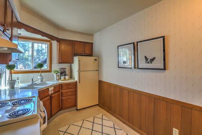 Photo - Glendale Gardens