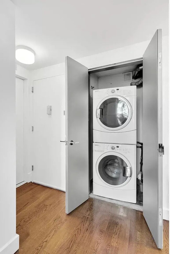 Photo - Perfect 1Bedroom Available Unit 3