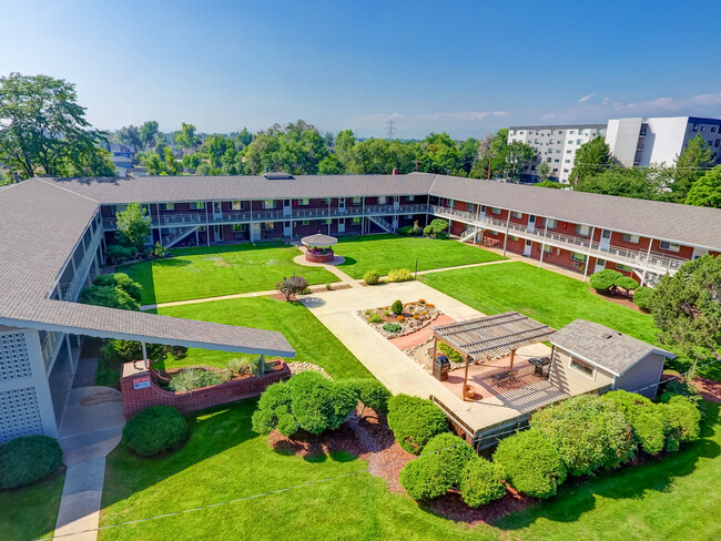 Lampliter Apartments - Lampliter Apartments