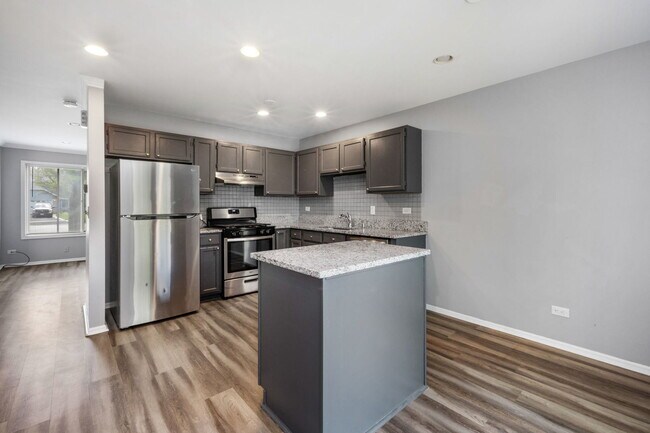 Photo - 3060 Winchester Ct W Townhome