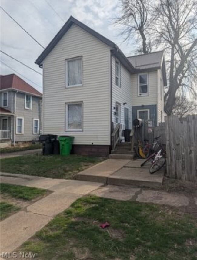 Building Photo - 216 N 15th St