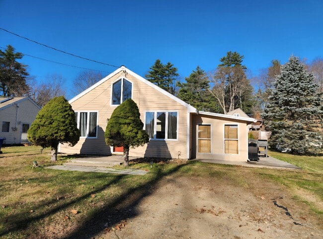Building Photo - 52 Noyes Rd Rental