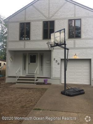 Building Photo - 256 Lawrence Ave Rental