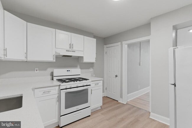 Photo - 3836 N Darien St