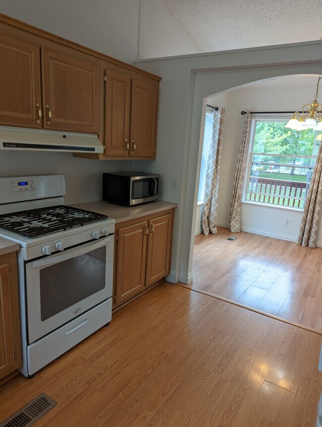 Photo - 514 Holbrook St
