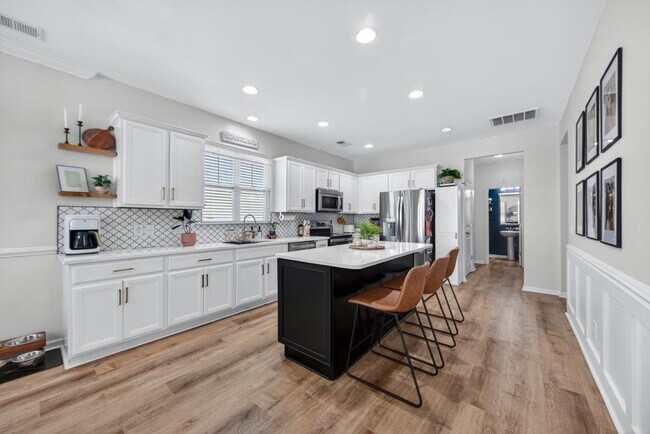 Photo - 105 Crossandra Ave